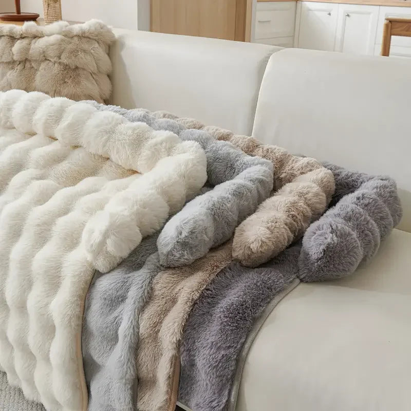 Tapis Luxe Fausse Fourrure – Confort Royal & Douceur Extrême 🐶💛