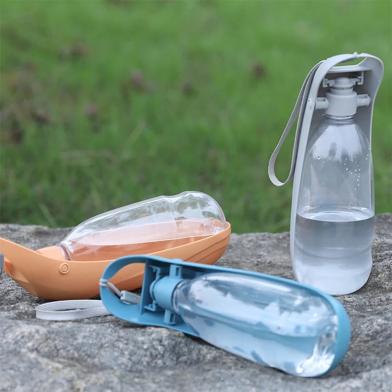 Portable Foldable Bottle – Easy Hydration Anywhere 🐶💧