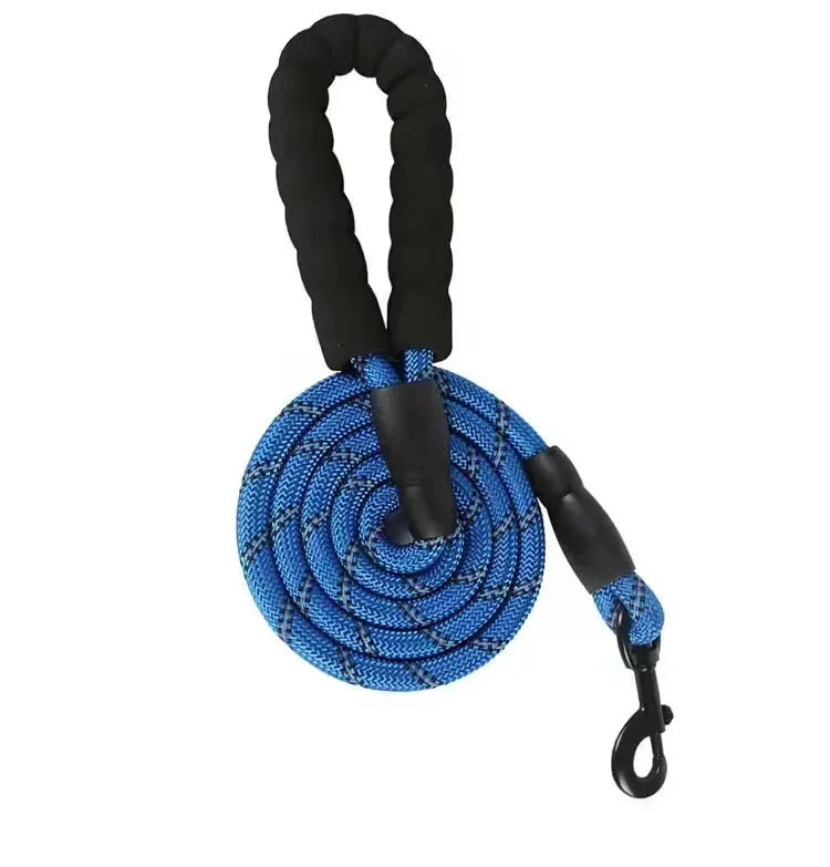 Ultra-Resistant Reflective Leash – Total Control & Safety 🐶💛